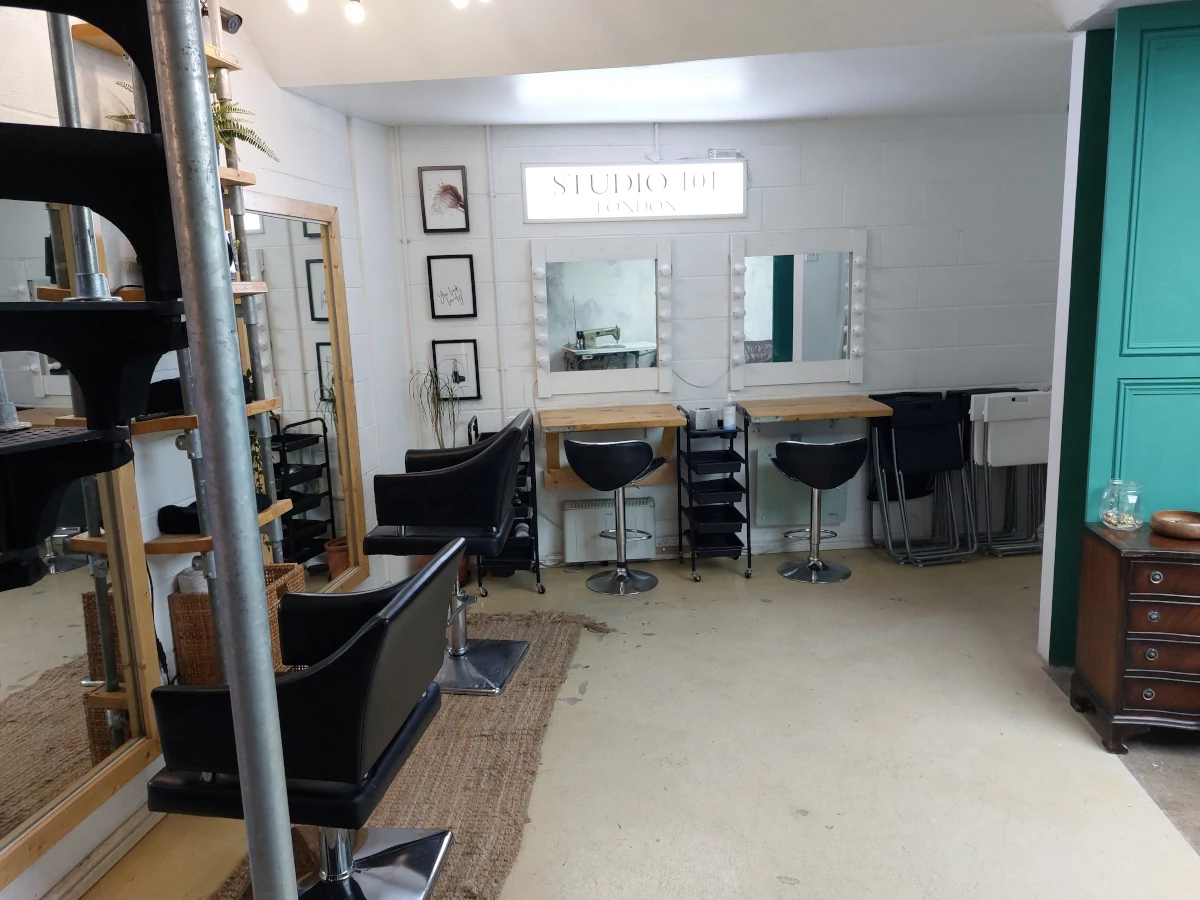 beauty salon make up tables 