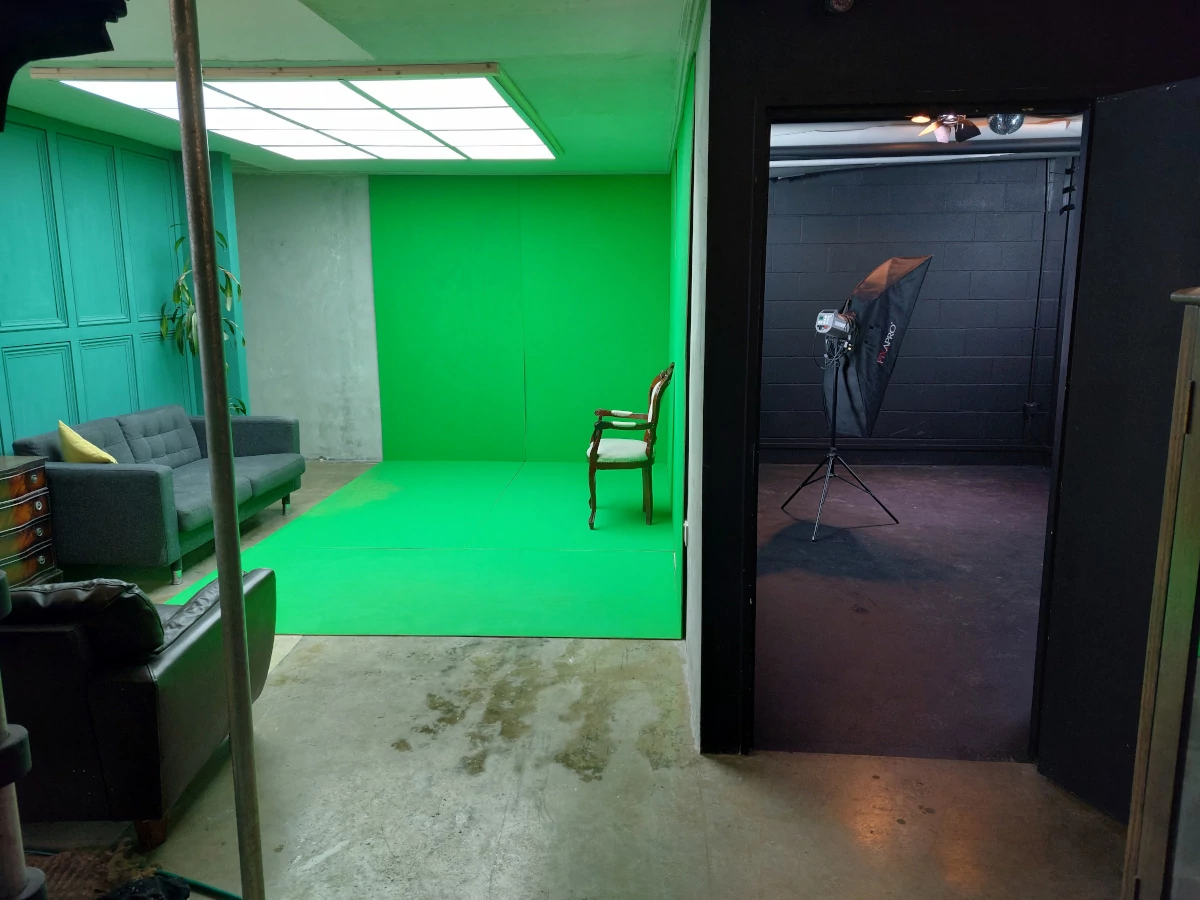 green screen and black studio 