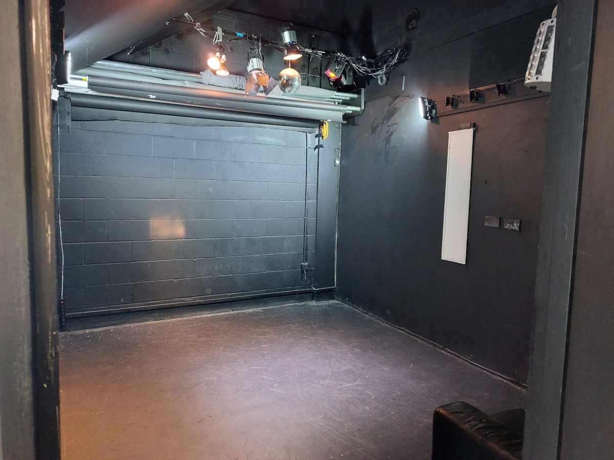 black studio 2 with colorama backgrounds lighting rail and elinchrom flash heads 