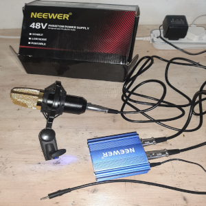Neewer mic and power supply